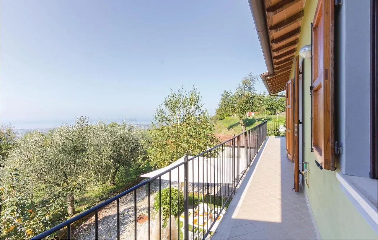Villa 1 0*, Corsanico-Bargecchia